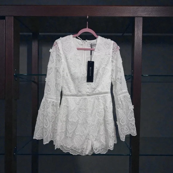 NWT Elliatt $318 Ivory Lace Romper Size small - Picture 2 of 9